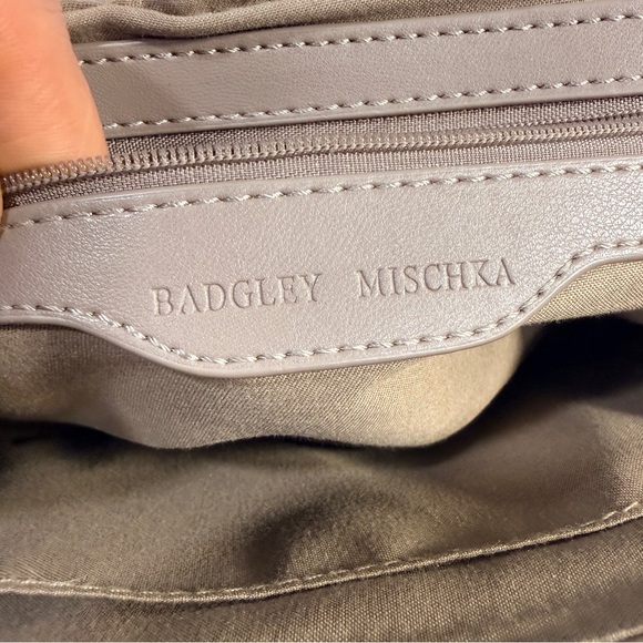 Badgley Mischka Quilted Vegan Crossbody Bag Chain Strap Details Toggle Clasp - Picture 12 of 14